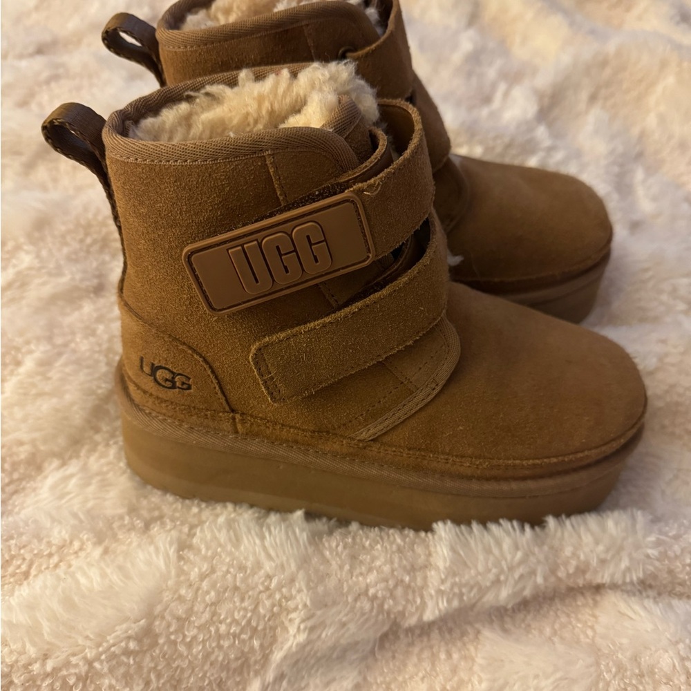 UGG Neumel Platform Chukka Boot